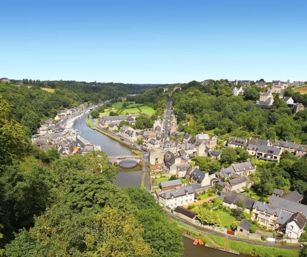 Vacancéole - Le Duguesclin Dinan Extérieur photo